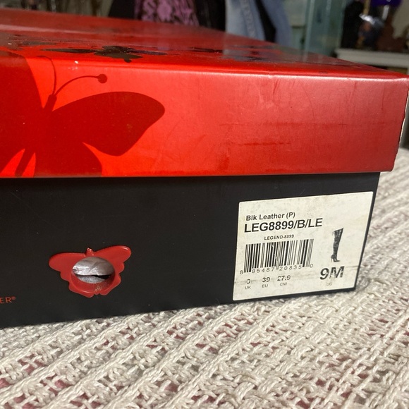 Black thigh high boots - Picture 5 of 10